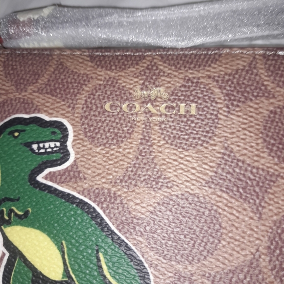 New Coach Wristlet With Sticker Print In Multi Color NWT - Picture 4 of 10